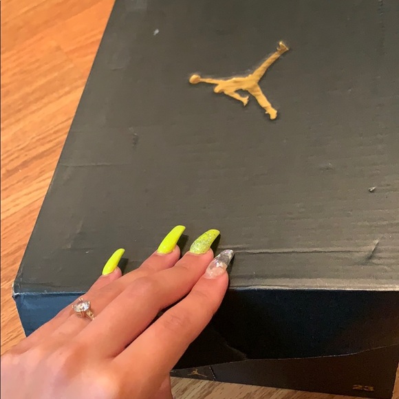 Jordan 11 - Picture 3 of 5